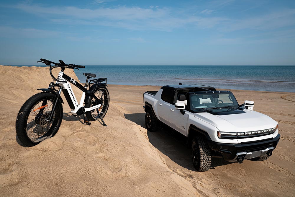 https://autogreeknews.gr/wp-content/uploads/2022/11/Recon-Hummer-EV-AWD-EBIKE-2.jpg