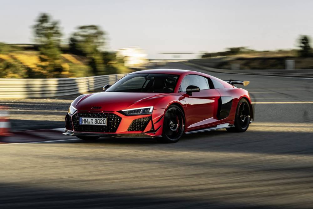 https://autogreeknews.gr/wp-content/uploads/2022/11/audi-r8-gt-limited-edition-launches-with-602-horse-13.jpg