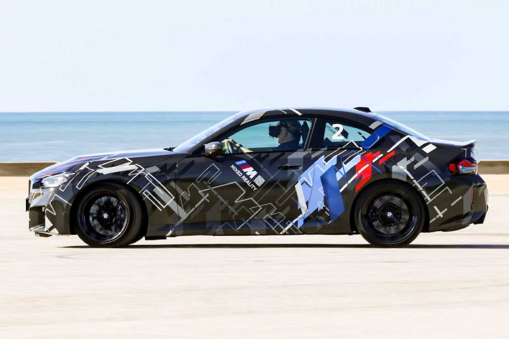 https://autogreeknews.gr/wp-content/uploads/2022/11/bmw-m-mixed-reality-experience-with-the-m2-6.jpg