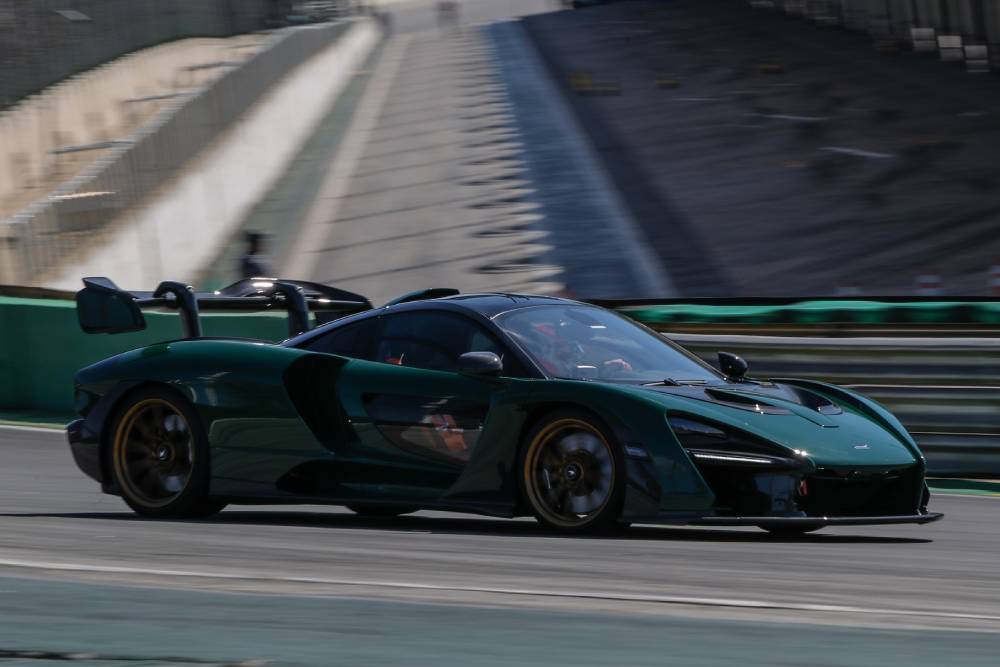 https://autogreeknews.gr/wp-content/uploads/2022/11/mclaren-senna-smashes-interlagos-speed-record-for-2.jpg