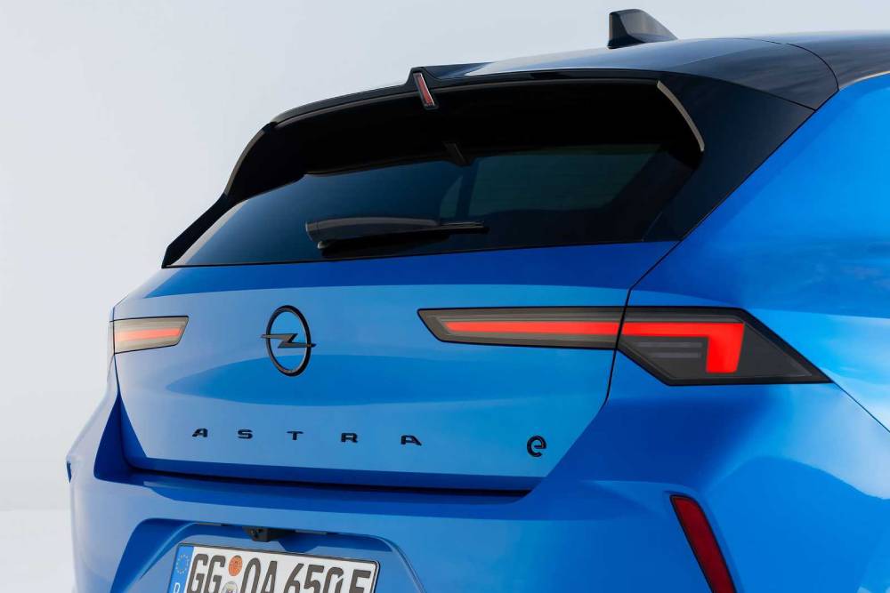 https://autogreeknews.gr/wp-content/uploads/2022/11/opel-astra-electric-2023-4.jpg
