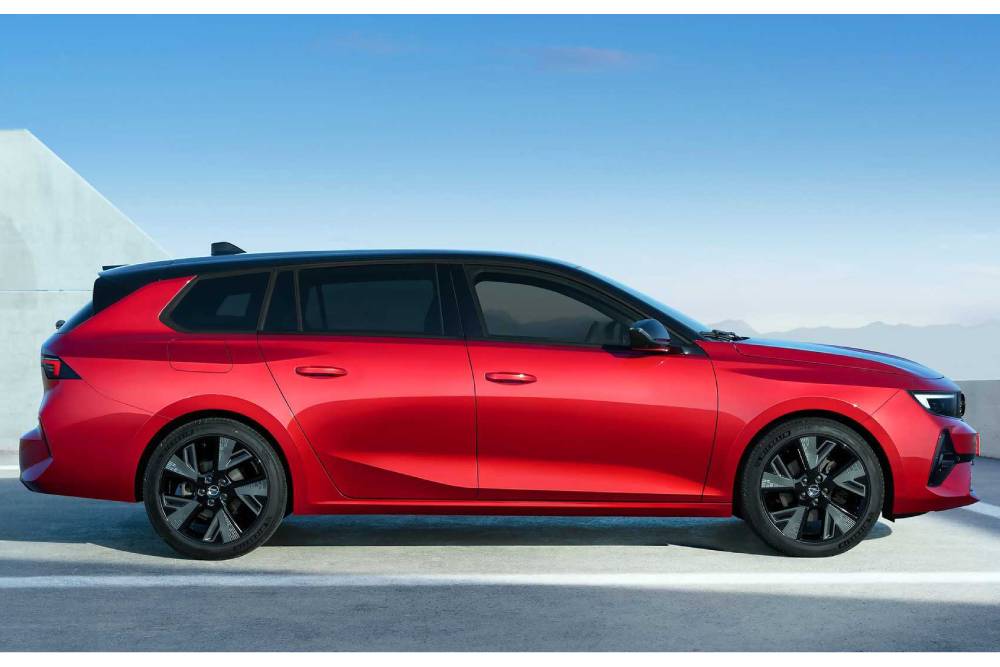 https://autogreeknews.gr/wp-content/uploads/2022/11/opel-astra-sports-tourer-electric-2023-1.jpg