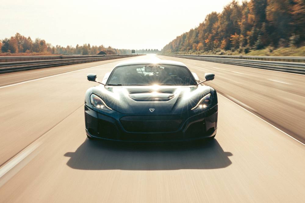 https://autogreeknews.gr/wp-content/uploads/2022/11/rimac-nevera-nails-258-mph-412-kph-top-speed-claim-3.jpg