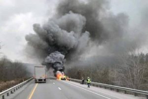 tesla fire requires 45000 liters to go off (1)