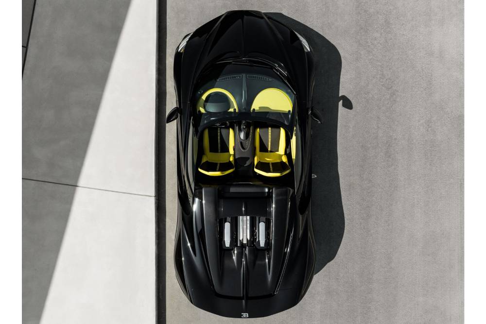 https://autogreeknews.gr/wp-content/uploads/2022/11/the-bugatti-w16-mistral-has-made-its-middle-easter-10.jpg