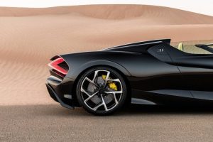 the-bugatti-w16-mistral-has-made-its-middle-easter (5)
