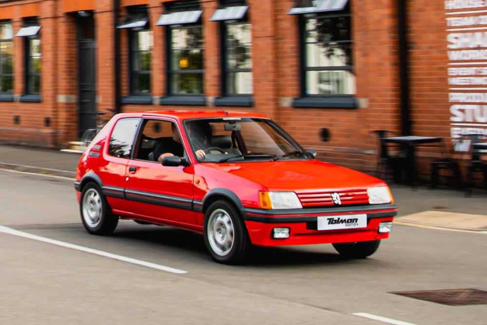 https://autogreeknews.gr/wp-content/uploads/2022/11/tolman-edition-peugeot-205-gti-10.jpg