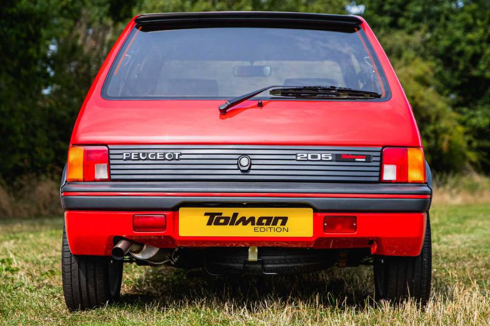 https://autogreeknews.gr/wp-content/uploads/2022/11/tolman-edition-peugeot-205-gti-8.jpg