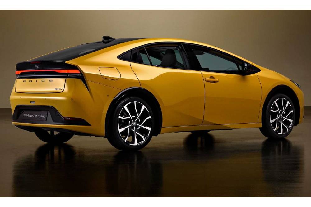 https://autogreeknews.gr/wp-content/uploads/2022/11/toyota-prius-2022-1.jpg