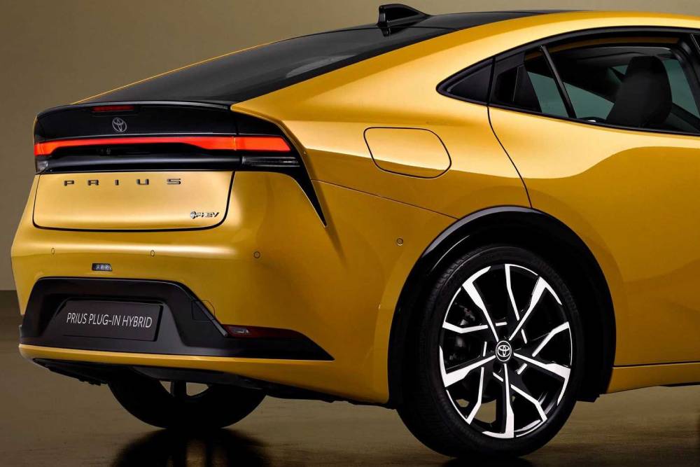 https://autogreeknews.gr/wp-content/uploads/2022/11/toyota-prius-2022-4.jpg