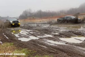 toyota-tundra-and-ford-f-150-off-road-comparison-i