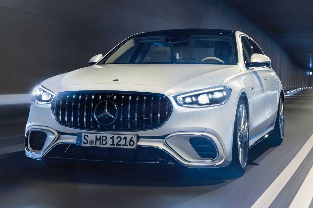 https://autogreeknews.gr/wp-content/uploads/2022/12/2023-mercedes-amg-s-63-e-performance-2.jpg