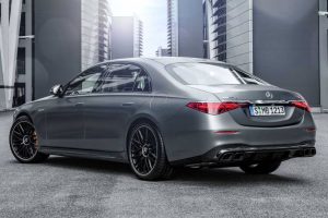 2023-mercedes-amg-s-63-e-performance (22)