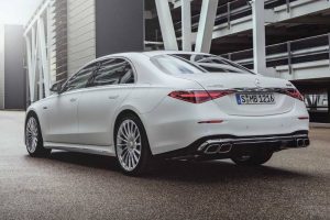 2023-mercedes-amg-s-63-e-performance (6)