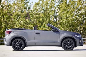 2023-volkswagen-t-roc-cabriolet-edition-grey-has-s (5)