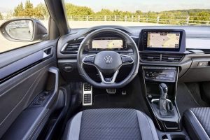 2023-volkswagen-t-roc-cabriolet-edition-grey-has-s (9)