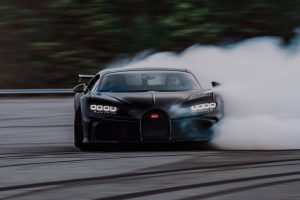 Bugatti-Chiron-Pur-Sport-Drifting-The-C-5
