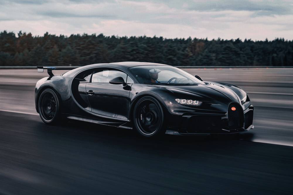 https://autogreeknews.gr/wp-content/uploads/2022/12/Bugatti-Chiron-Pur-Sport-Drifting-The-C-9.jpg