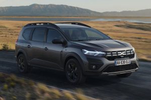 DACIA-Jogger-HYBRID-140-(7)-(002)