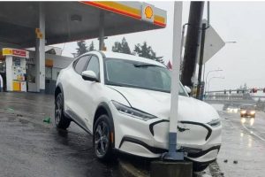 Ford-Mustang-Mach-E-Crash-On-Gas-Station-main-1024