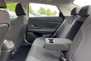 Hyundai-Elantra-2022-(11)