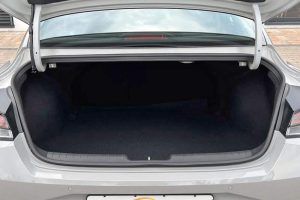 Hyundai-Elantra-2022-(9)