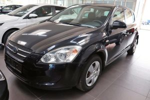 Kia-Ceed-2011-(8)