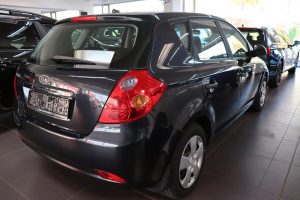 Kia-Ceed-2011-(9)