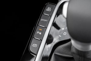 Kia-XCeed-PHEV-2022-(5)