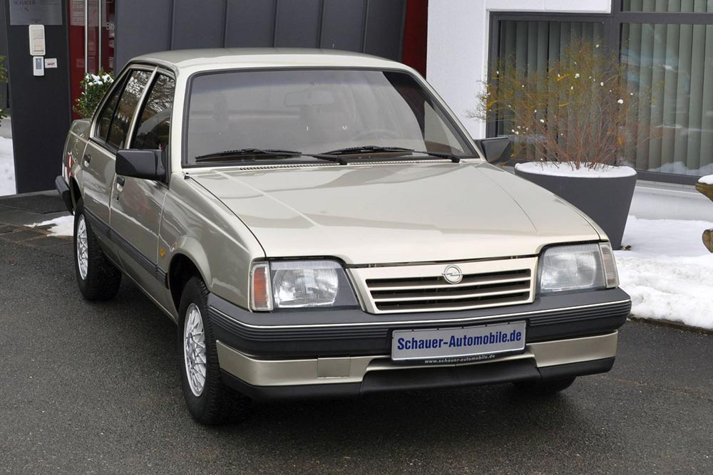 https://autogreeknews.gr/wp-content/uploads/2022/12/Opel-Ascona-1987-11.jpg