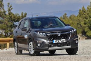 Suzuki-suv-s-cross strofi