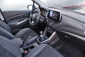 Suzuki-suv-s-cross tablo