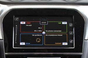 Suzuki vitara suv infotainment