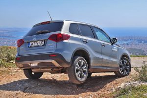 Suzuki vitara suv off roading