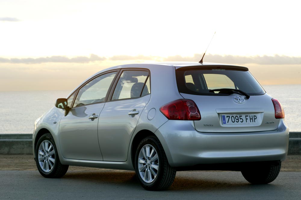 https://autogreeknews.gr/wp-content/uploads/2022/12/Toyota-Auris-2007-2.jpg