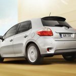 Toyota-Auris-2010-(2)