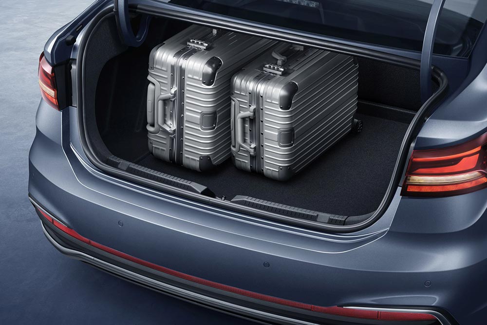 https://autogreeknews.gr/wp-content/uploads/2022/12/VW_Lavida_2022_luggage.jpg