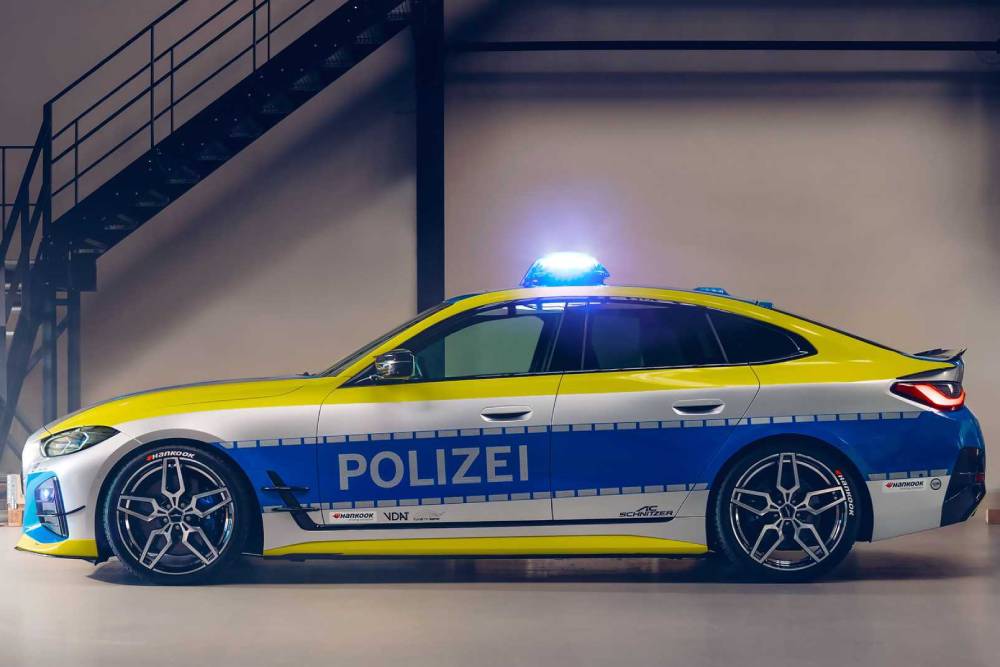 https://autogreeknews.gr/wp-content/uploads/2022/12/bmw-i4-by-ac-schnitzer-tune-it-safe-polizeifahrze-15.jpg