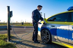 bmw-i4-by-ac-schnitzer-tune-it-safe–polizeifahrze (16)