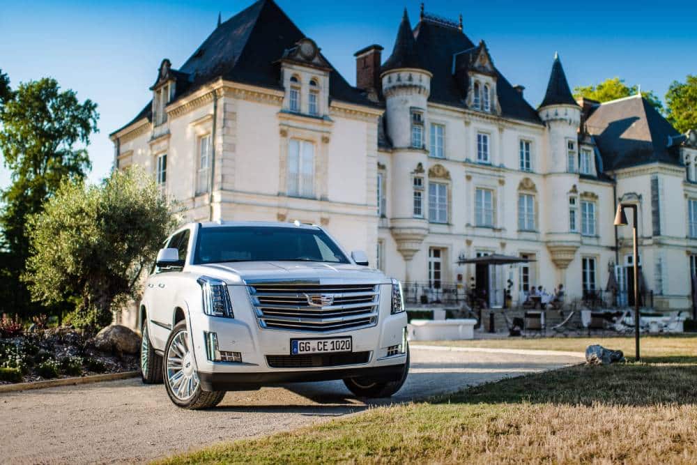 https://autogreeknews.gr/wp-content/uploads/2022/12/cadillac_escalade_77.jpg