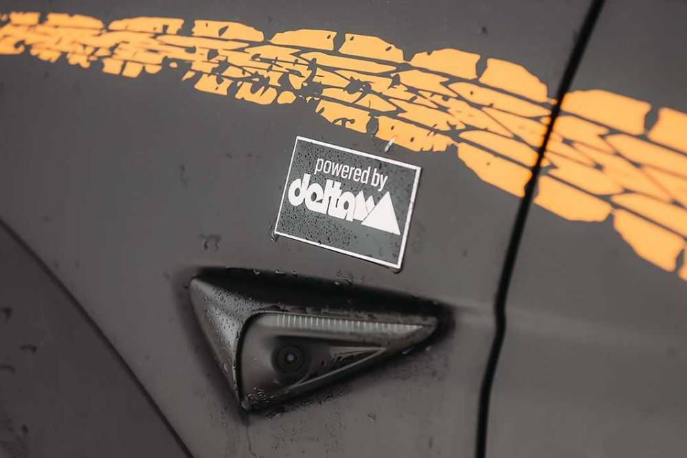 https://autogreeknews.gr/wp-content/uploads/2022/12/delta4x4-tesla-model-y-im-offroad-trim-8.jpg