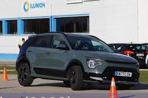 kia niro moose test
