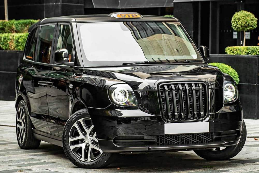 https://autogreeknews.gr/wp-content/uploads/2022/12/london-taxi-tx5-farelady-by-kahn-design.jpg