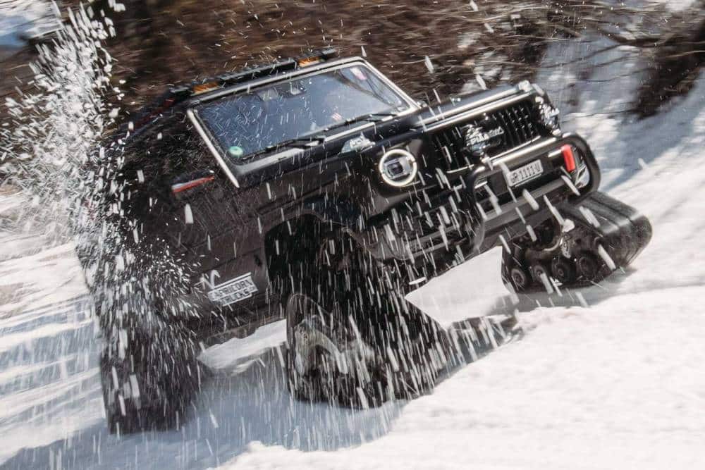 https://autogreeknews.gr/wp-content/uploads/2022/12/mercedes-g500-on-caterpillar-tracks-by-delta-4x4-1.jpg