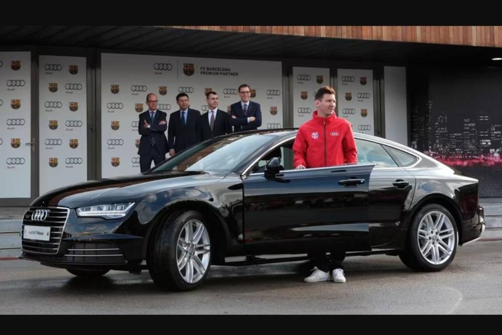 https://autogreeknews.gr/wp-content/uploads/2022/12/messi-audi-a7.jpg