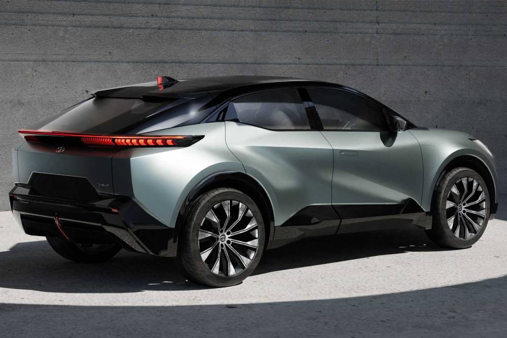 https://autogreeknews.gr/wp-content/uploads/2022/12/toyota-bz-compact-suv-concept-1.jpg