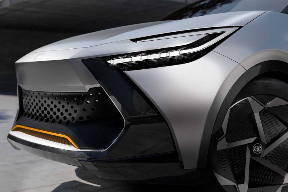 https://autogreeknews.gr/wp-content/uploads/2022/12/toyota-c-hr-prologue-concept-5.jpg