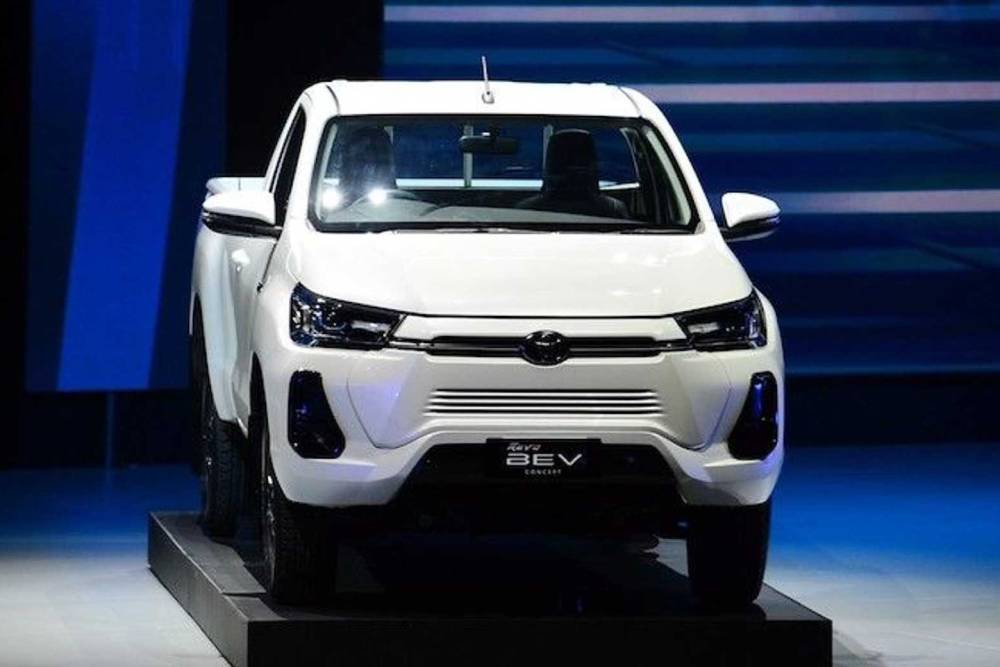 https://autogreeknews.gr/wp-content/uploads/2022/12/toyota-hilux-bev-concept-03.jpg