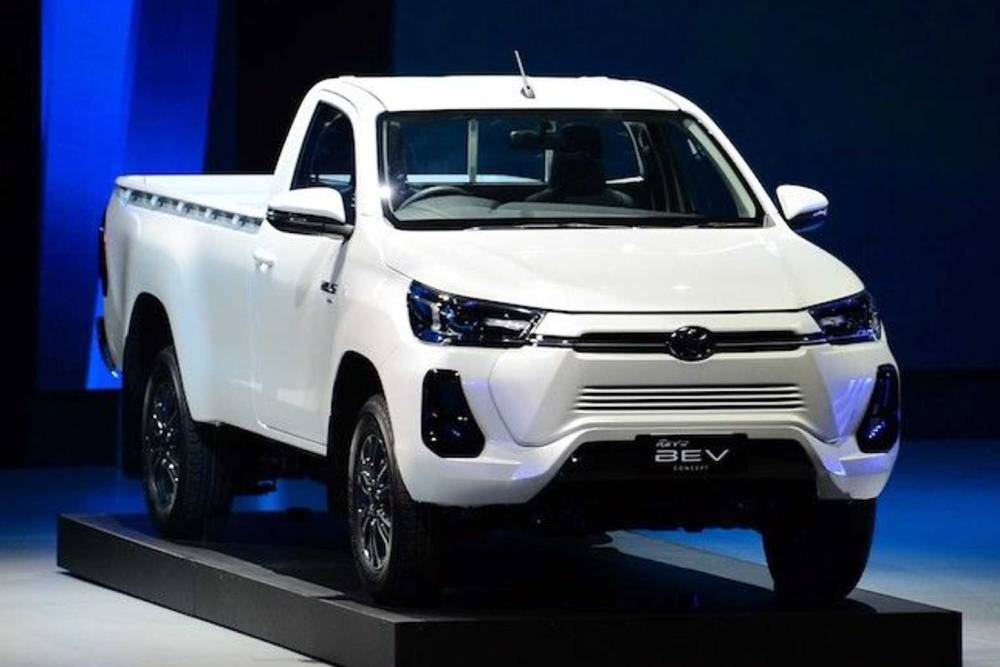 https://autogreeknews.gr/wp-content/uploads/2022/12/toyota-hilux-bev-concept-04.jpg