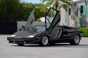 1990-Lamborghini-Countach-25th-Anniversary-Edition
